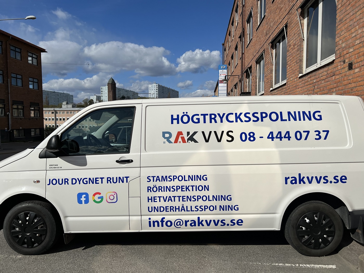 Spolbil i Stockholm som utför stamspolning, rörinspektion, hetvattenspolning och underhållsspolning